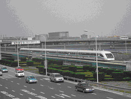浦東空港付近を走るＭＬＶ