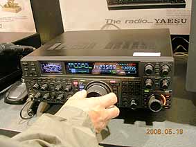 YAESU̐ViFT2000